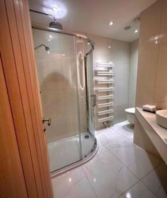 Treat Yourself To Luxury & Style إينفيرنيس المظهر الخارجي الصورة