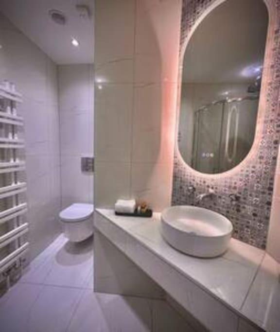 Treat Yourself To Luxury & Style إينفيرنيس المظهر الخارجي الصورة